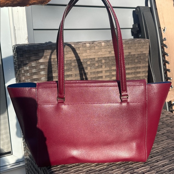 Tory Burch Robinson Tote Bag - Picture 4 of 10